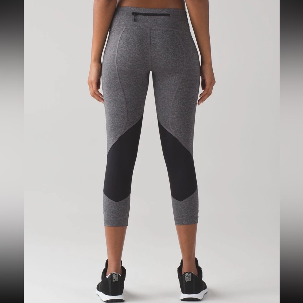 Lululemon Athletica Gray and Black Leggings 6